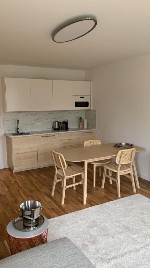 Neue Stillvolle Wohnung Im Steinbach Palais, Ideale Lage باد سارو المظهر الخارجي الصورة