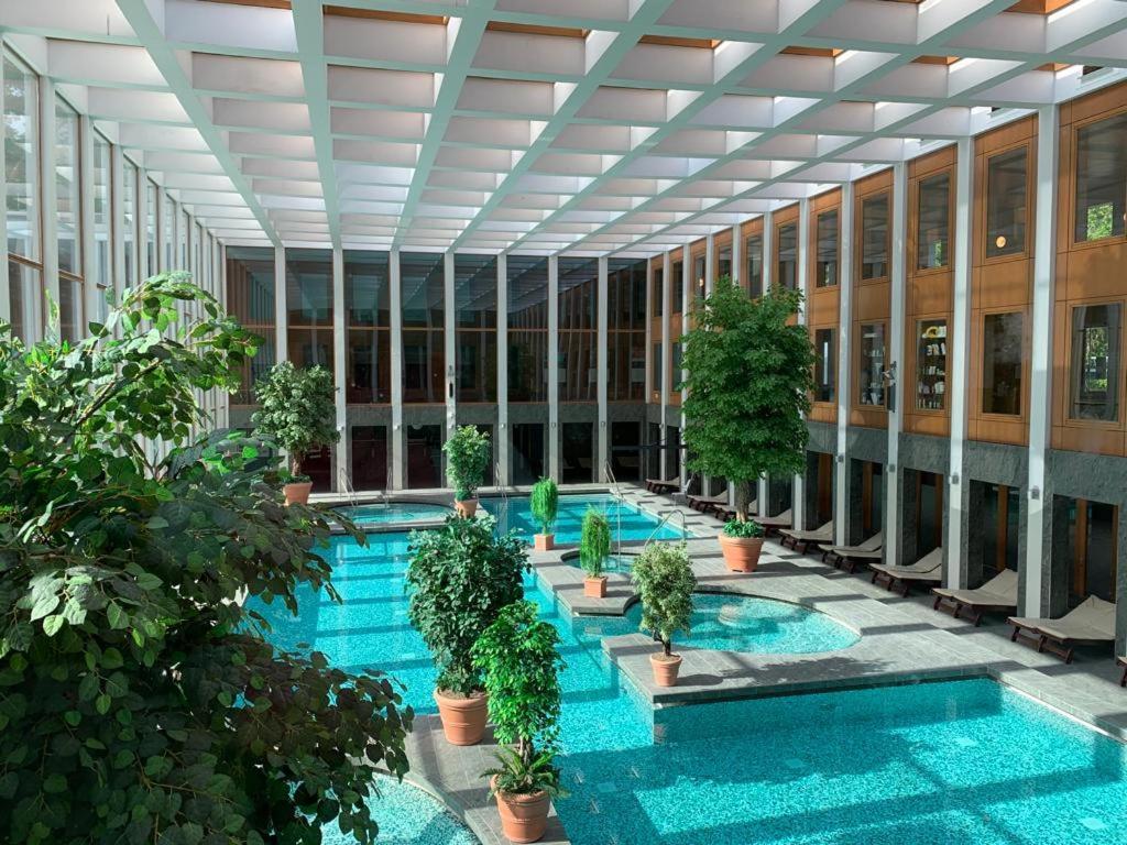 Neue Stillvolle Wohnung Im Steinbach Palais, Ideale Lage باد سارو المظهر الخارجي الصورة